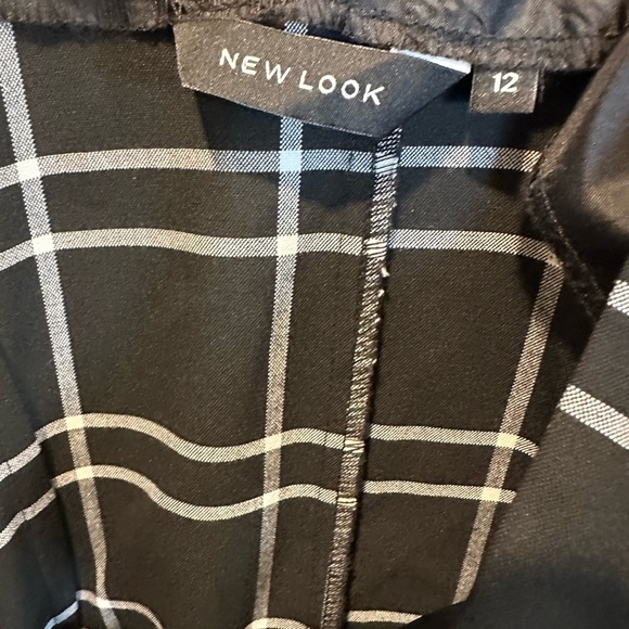 Black and White Plaid Sleeveless Dress - Picture 5 of 5